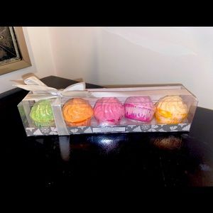 5 Bath Bombs!
